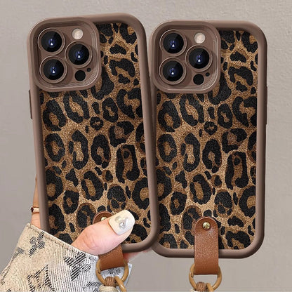 Leopardmönstrat iPhone-fodral med snodd