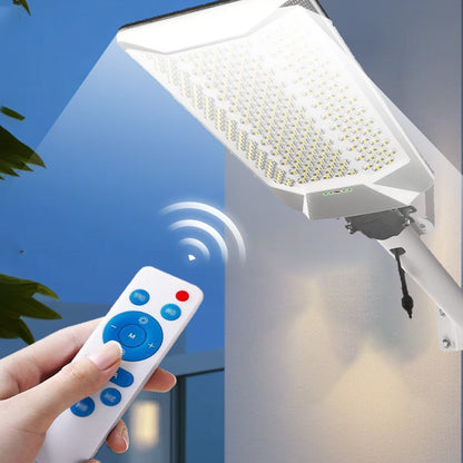 Extra ljusstark vattentät utomhuslampa med solcelle